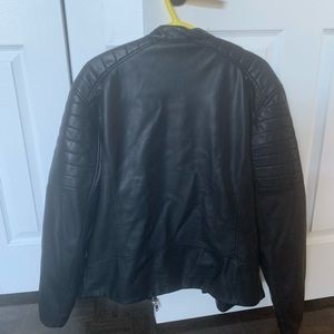 Men’s H & M pleather jacket. Very good condition.